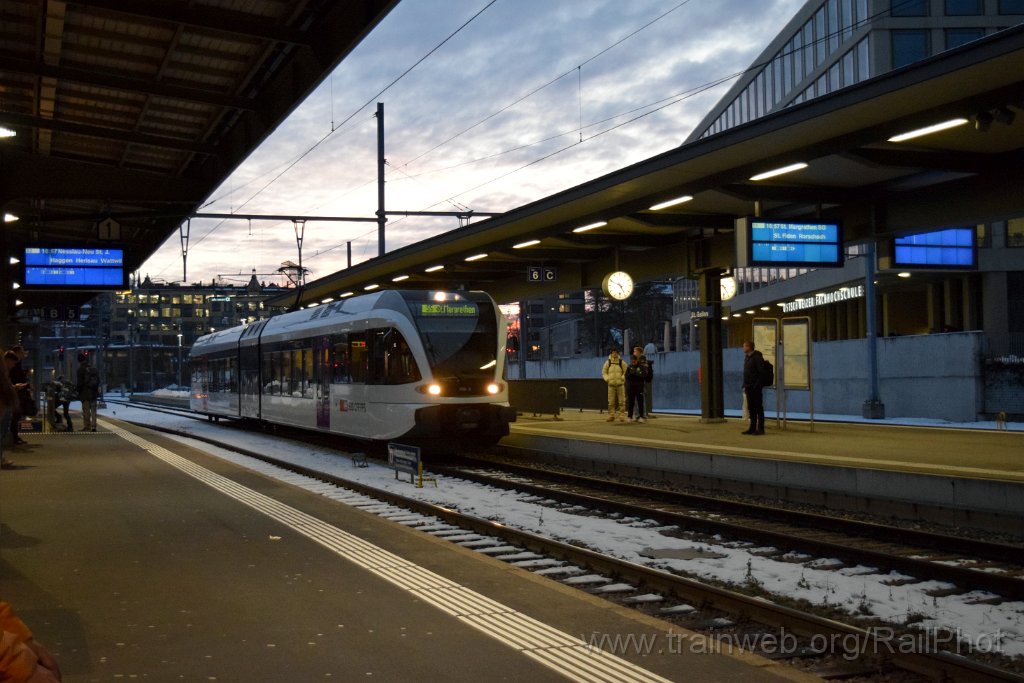 10127-0012-281125.jpg - Thurbo RABe 526.708-3 "Steinach" / St.Gallen HB 28.11.2025