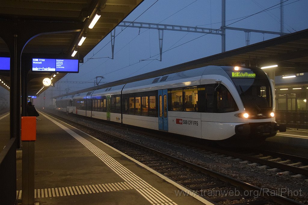 10131-0043-021225.jpg - Thurbo RABe 526.760-4 "myblueplanet" + RABe 526.725-7 / Wil 2.12.2025