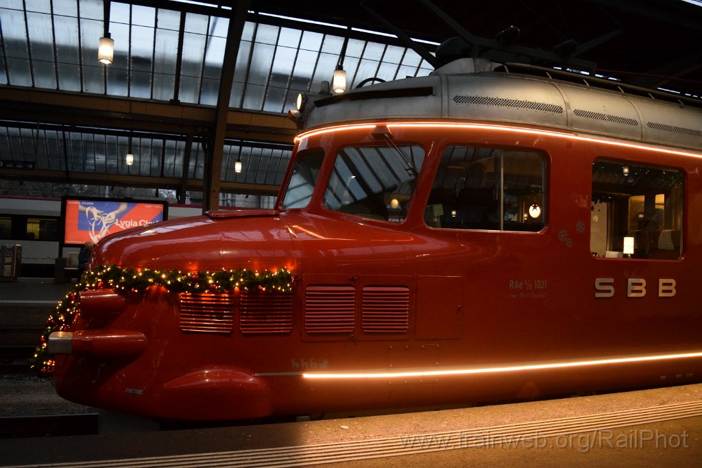 10136-0014-051225.jpg - SBB-CFF RAe 4/8 1021 / Zürich HB 5.12.2025