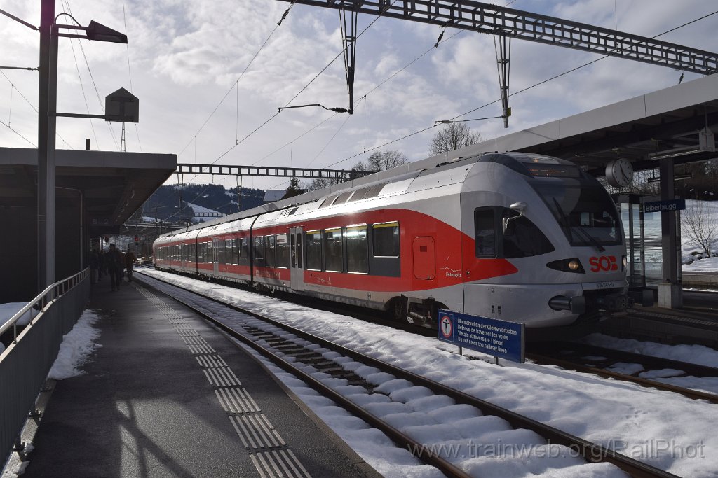 10137-0013-061225.jpg - SOB RABe 526.045-0 "Federispitz" / Biberbrugg 6.12.2025