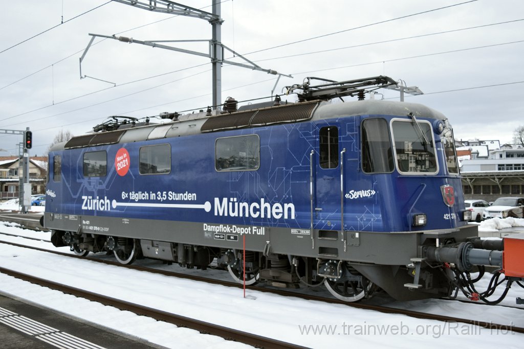10143-0003-061225.jpg - DDF Re 421.379-9 "Zürich-München 2021" / Einsiedeln 6.12.2025