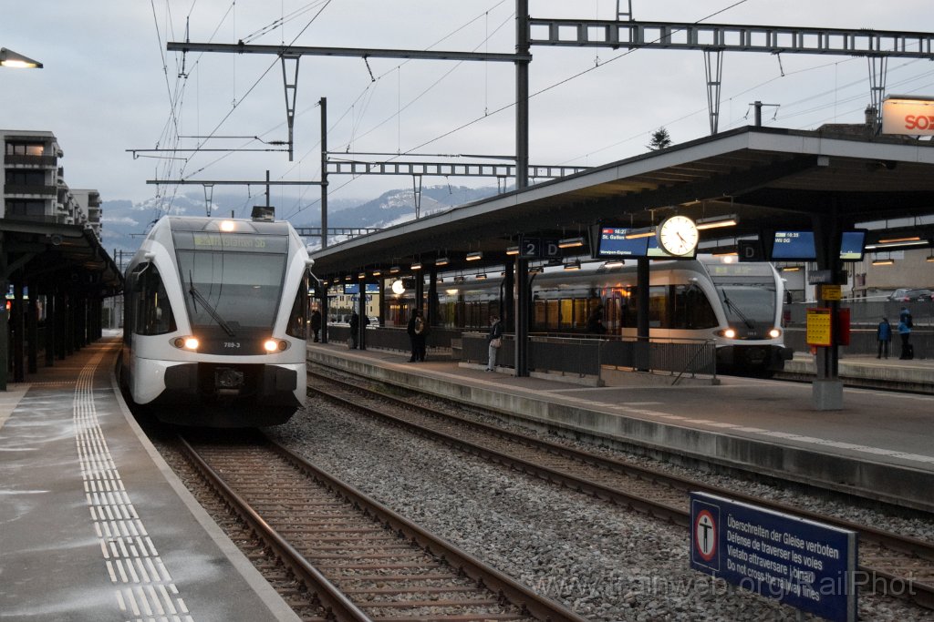 10151-0006-301225.jpg - Thurbo RABe 526.789-3 "Aadorf" + RABe 526.758-8 "Sargans" / Wattwil 30.12.2025