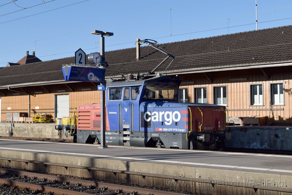 10153-0041-311225.jpg - SBB-CFF Eem 923.028-5 "Geissberg" / Wil 31.12.2025
