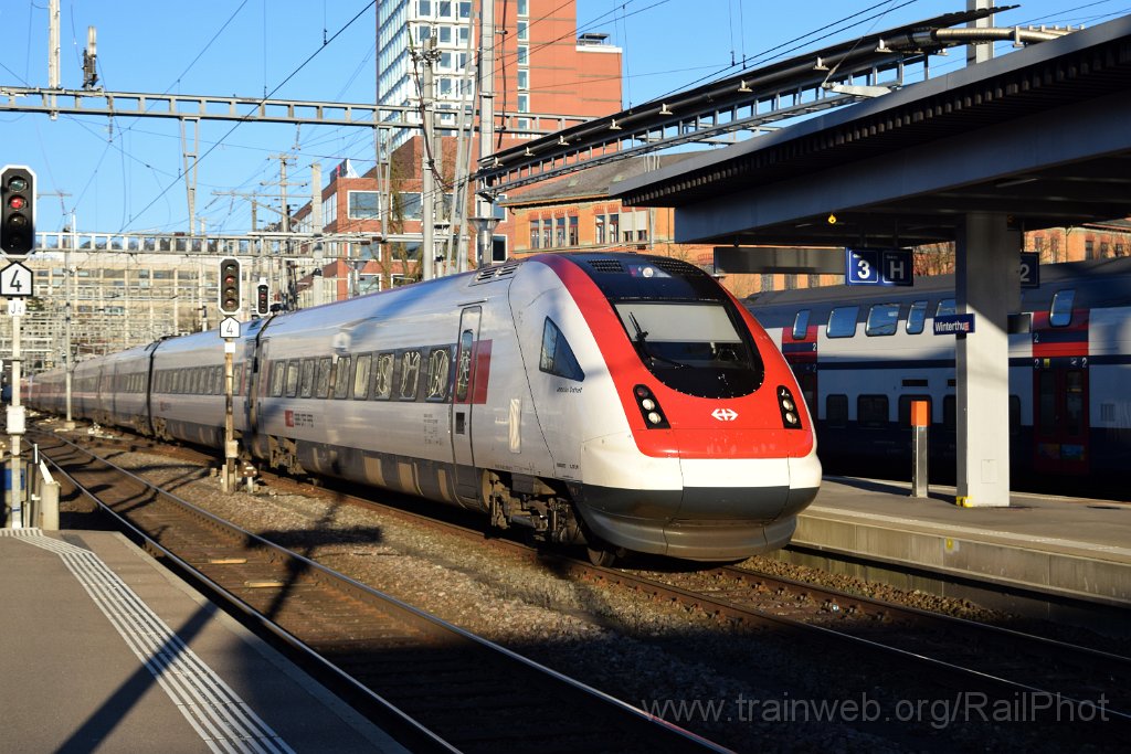 10154-0032-311225.jpg - SBB-CFF ICN RABe 500.021 "Jeremias Gotthelf" / Winterthur 31.12.2025