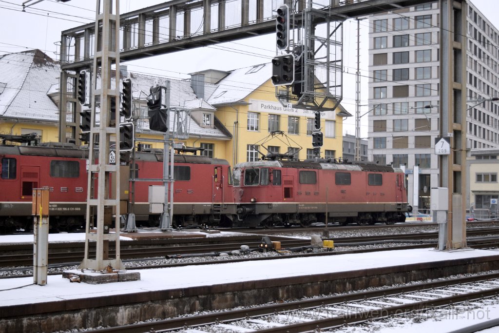 10167-0001-060126.jpg - SBB-CFF Re 4/4" 11152 + Re 4/4" 11196 / Lenzburg 6.1.2026