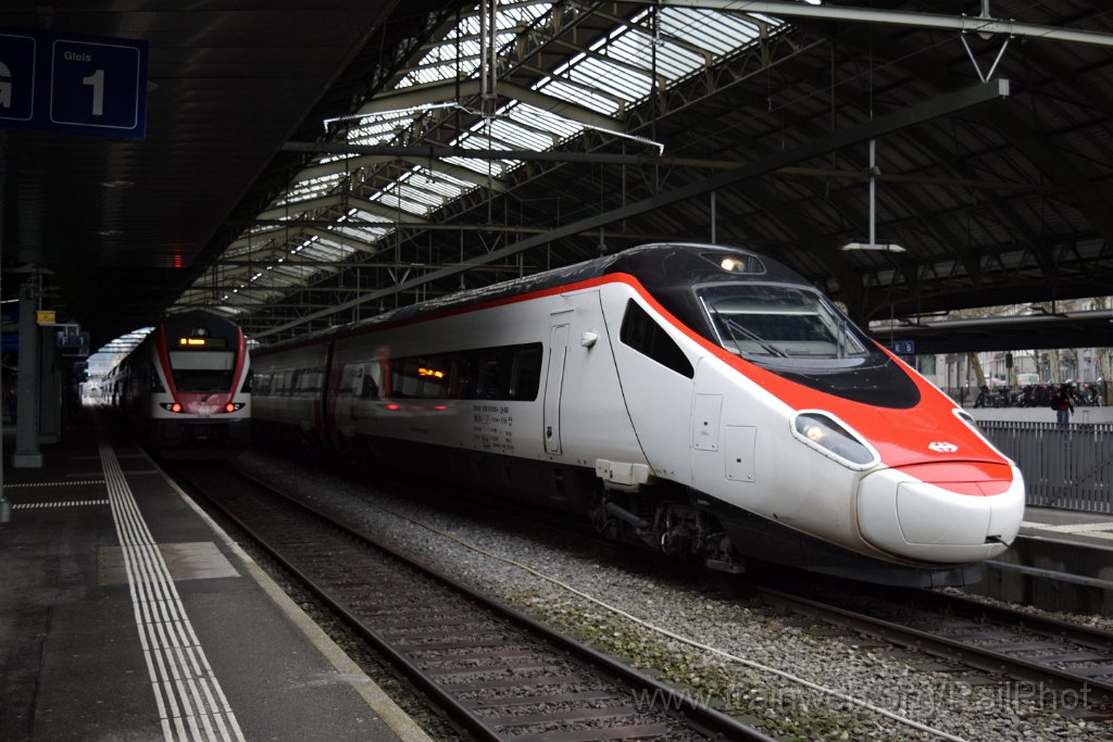 10179-0037-300126.jpg - SBB-CFF ETR 610.006 + RABe 511.036 / St.Gallen HB 30.1.2026