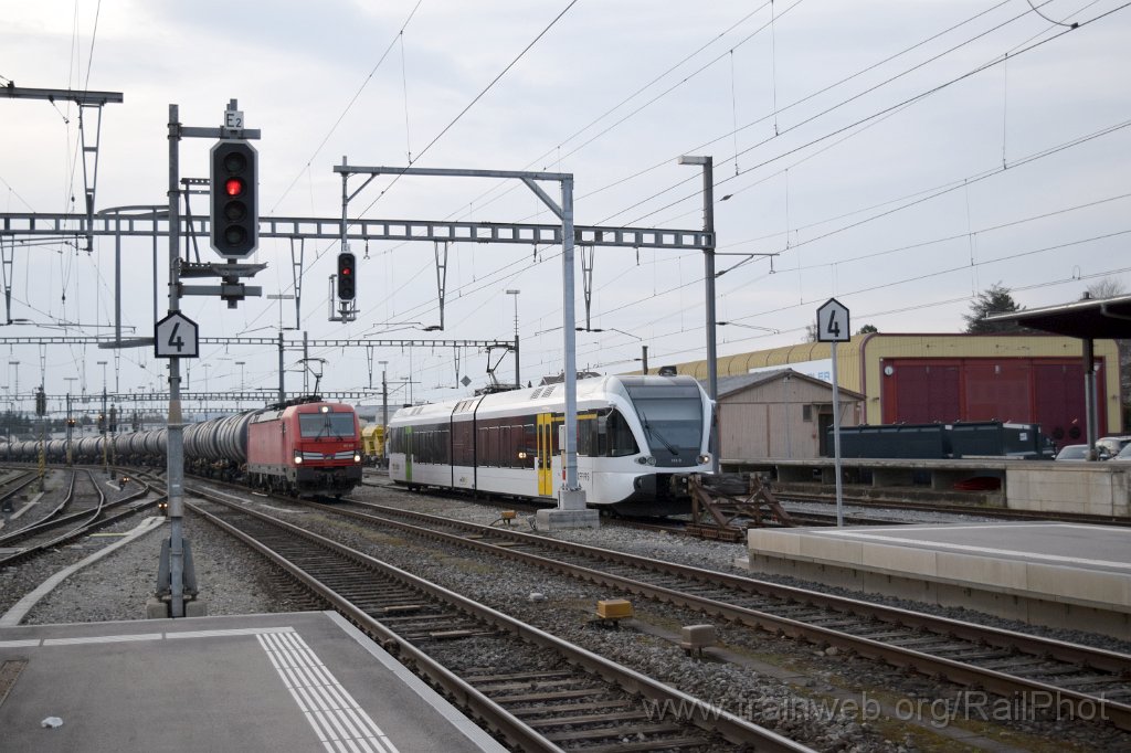 10238-0032-100326.jpg - WRS 193.302-7 + Thurbo RABe 526.734-9 / Wil 10.3.2026