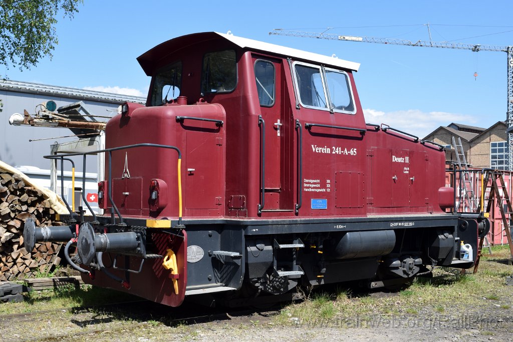 10276-0031-180426.jpg - DDF Tm 237.850-3 ''Deutz II'' / Full-Reuenthal (Dépot) 18.4.2026