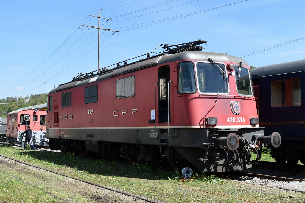 10278-0046-180426.jpg - SBB-CFF Re 4/4'' 11327 / Full-Reuenthal (Dépot) 18.4.2026