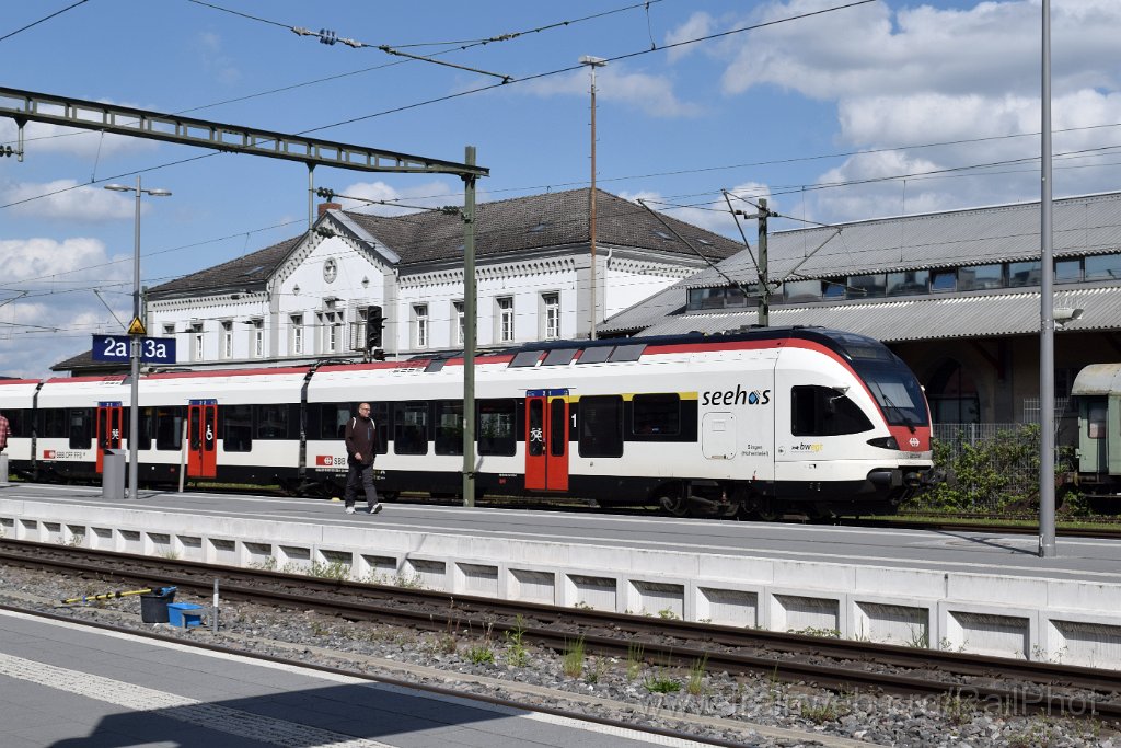 10284-0009-210426.jpg - SBB-CFF RABe 521.208 ''Singen (Hohentwiel)'' / Konstanz 21.4.2026