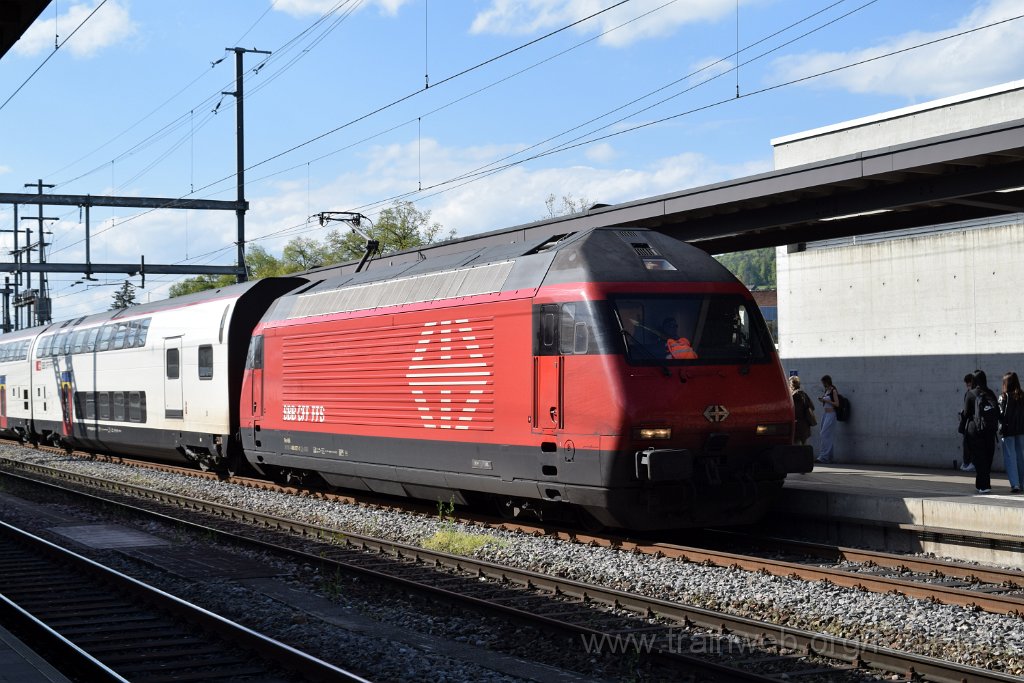10285-0005-210426.jpg - SBB-CFF Re 460.077-1 ''Chunnel'' / Weinfelden 21.4.2026