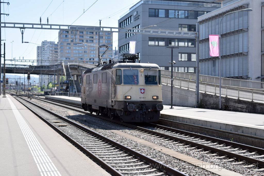 10298-0019-250426.jpg - SBB-CFF Re 420.251-1 ''175 ans de chemin de fer en Suisse'' / Zürich-Altstetten 25.4.2026