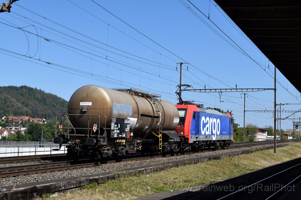 10415-0041-120826.jpg - SBB-CFF Re 484.003 + VTG Zacns 795 / Killwangen-Spreitenbach 12.8.2026
