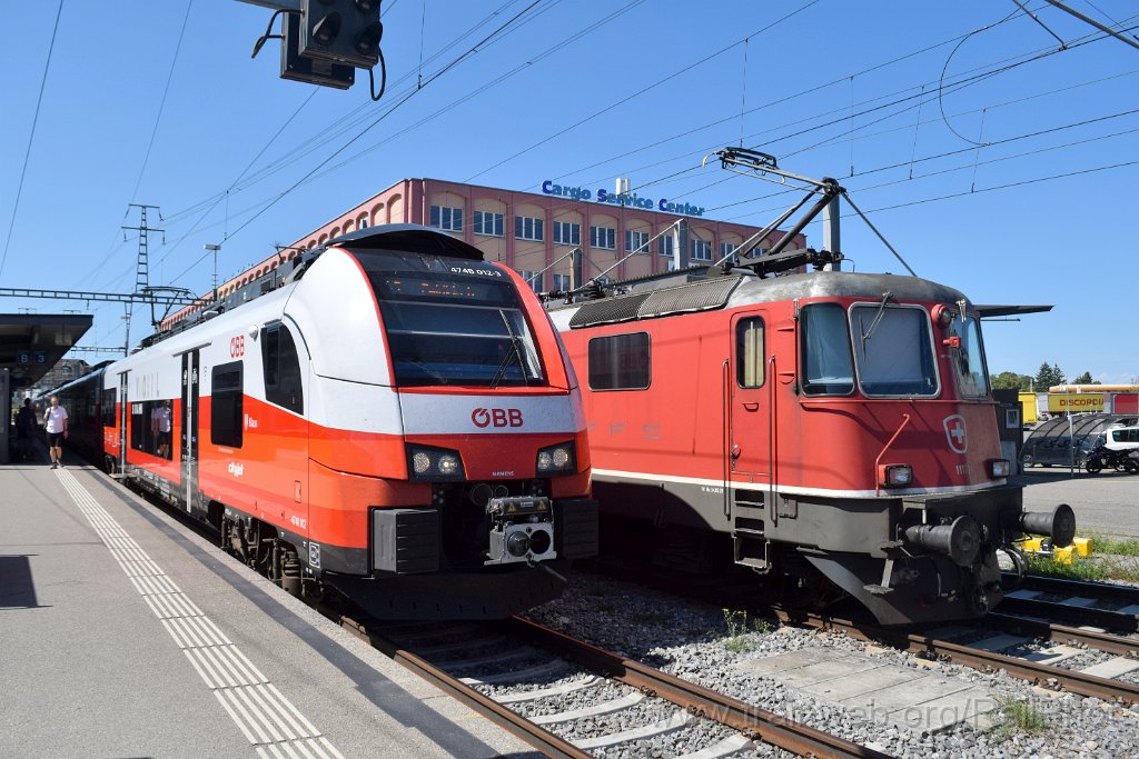 10435-0014-190826.jpg - ÖBB 4748.012 "Klaus" + SBB-CFF Re 4/4" 11172 / St.Margrethen 19.8.2026