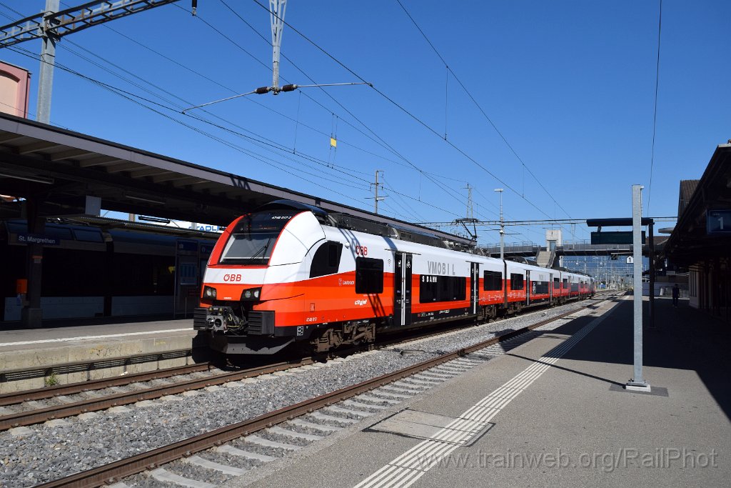 10437-0028-190826.jpg - ÖBB 4748.017 "Lauterach" / St.Margrethen 19.8.2026