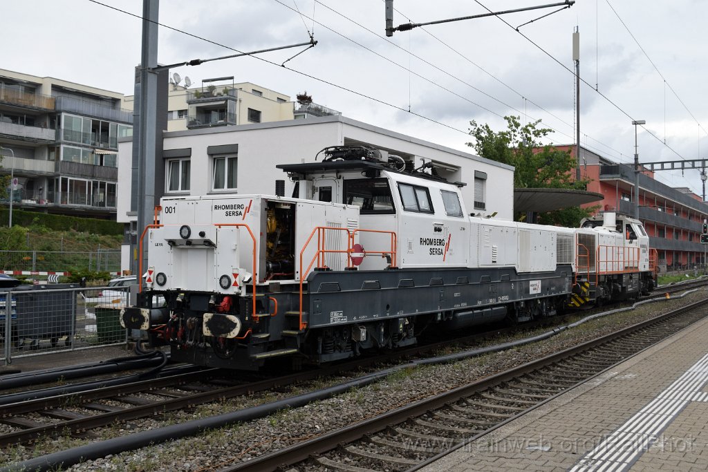 10444-0017-280826.jpg - Sersa Am 843.154 "Bettina" + Aem 940.001-1 "Leya" / Zürich-Seebach 28.8.2026