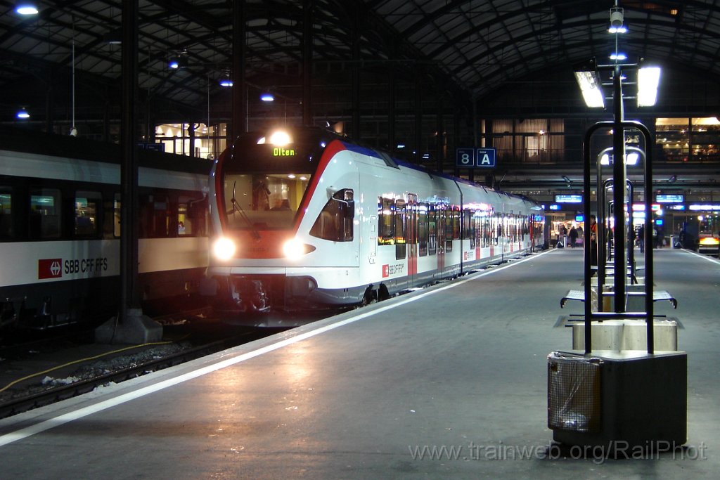 1013-0035-160205.jpg - SBB-CFF RABe 523.012-3 / Luzern 16.2.2005