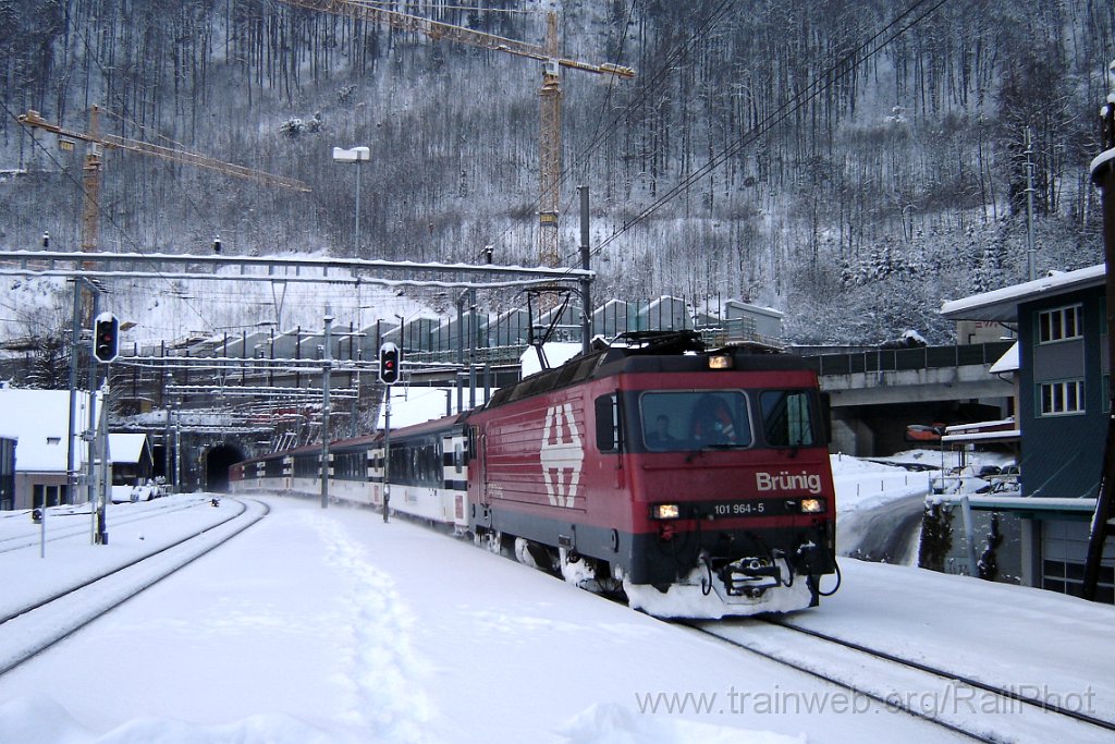 1014-0001-170205.jpg - SBB-Brünig HGe 101.964-5 ''Sachseln'' / Hergiswil 17.2.2005