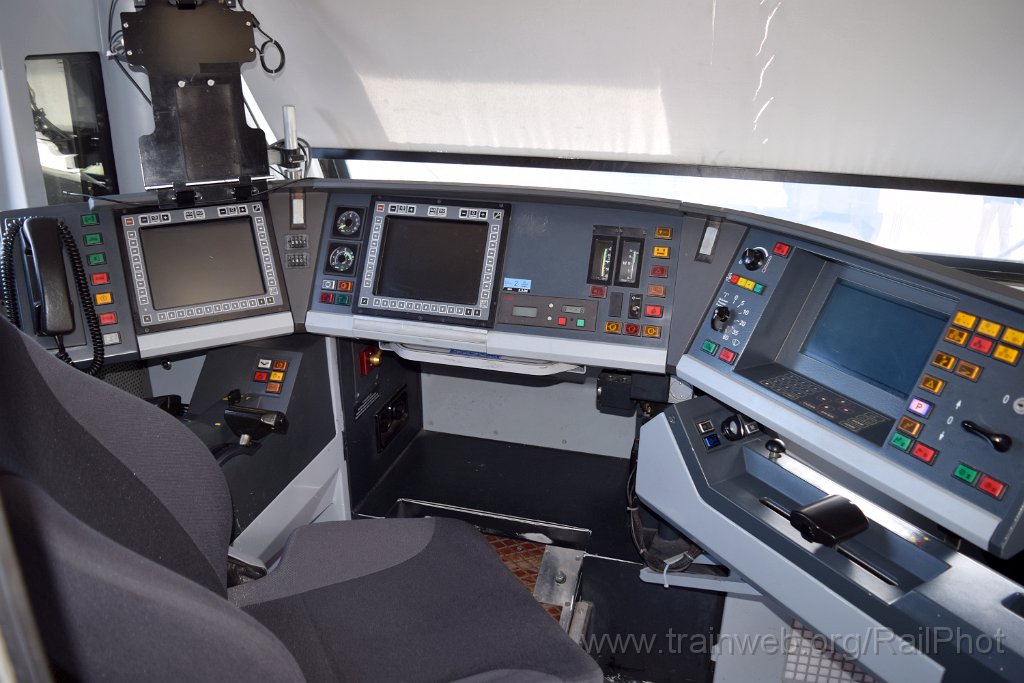 10048-0002-280925.jpg - SBB-CFF Re 460.046-6 "Polmengo / Le métier avec la plus belle vue du monde" / Richterswil 28.9.2025