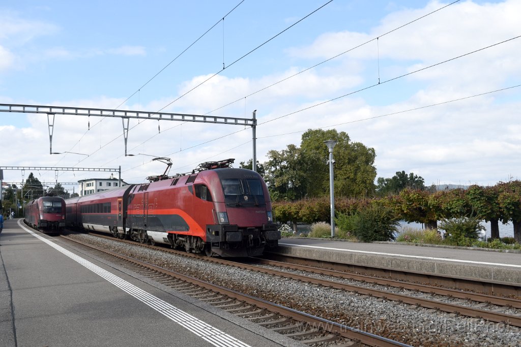 10052-0016-280925.jpg - ÖBB 1116.211 "Spirit of Munich" + 1116.205 "Spirit of Europe" / Richterswil 28.9.2025