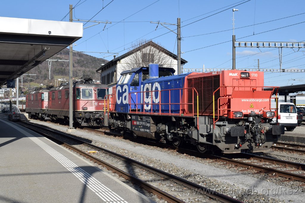 7874-0040-260222.jpg - SBBC Am 843.083-7 (Am 98 85 5 843 083-7 CH-SBBC) + SBBC Re 4/4'' 11261 (Re 420.261-0)  (Re 91 85 4 420 261-0 CH-SBBC) + SBBC Re 4/4'' 11279 (Re 420.279-2)  (Re 91 85 4 420 279-2 CH-SBBC) / Oensingen 26.2.2022