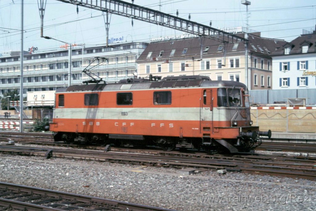 0991-0030-110904.jpg - SBB-CFF Re 4/4'' 11103 / Zürich HB 11.9.2004