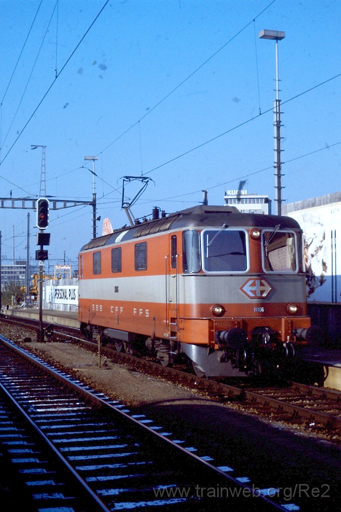 0265-0034.JPG - SBB-CFF Re 4/4'' 11106 / Zürich HB 26.11.1989