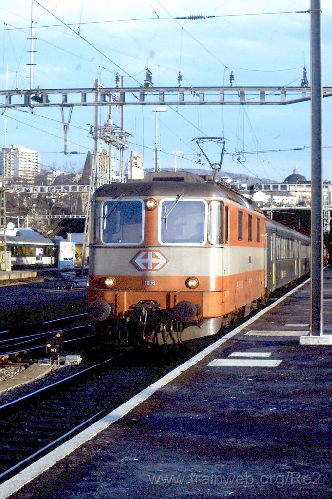 0270-0022.jpg - SBB-CFF Re 4/4'' 11106 / Zürich HB 3.2.1990