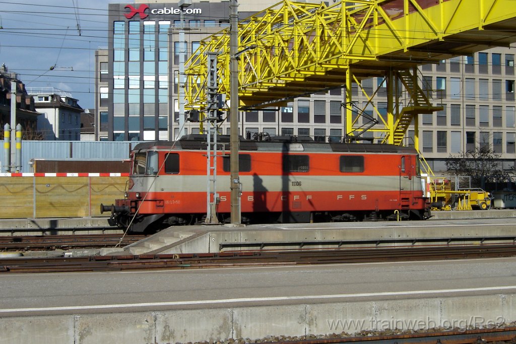 1021-0042-190305.jpg - SBB-CFF Re 4/4'' 11106 / Zürich HB 19.3.2005