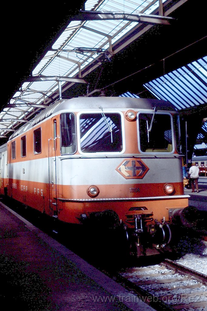 0273-0007.JPG - SBB-CFF Re 4/4'' 11108 / Zürich HB 6.3.1990