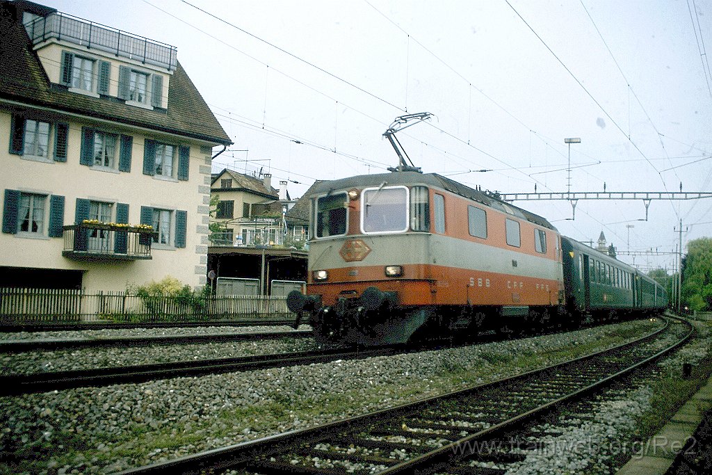 0667-0036.jpg - SBB-CFF Re 4/4'' 11108 / Wädenswil 23.5.1997