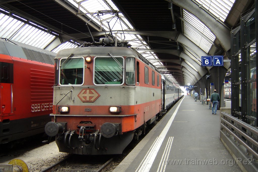 1187-0024-040606.jpg - SBB-CFF Re 4/4'' 11108 / Zürich HB 4.6.2006