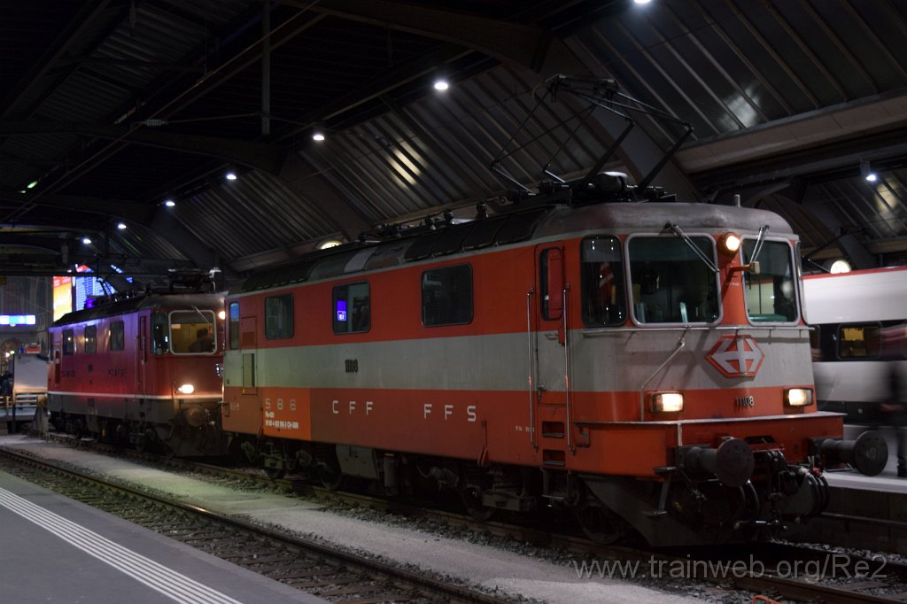 3843-0011-100316.jpg - SBB-CFF Re 4/4'' 11108 (Re 420.108-3)  (Re 91 85 4 420 108-3 CH-SBB) + SBB-CFF Re 4/4'' 11249 / Zürich HB 10.3.2016