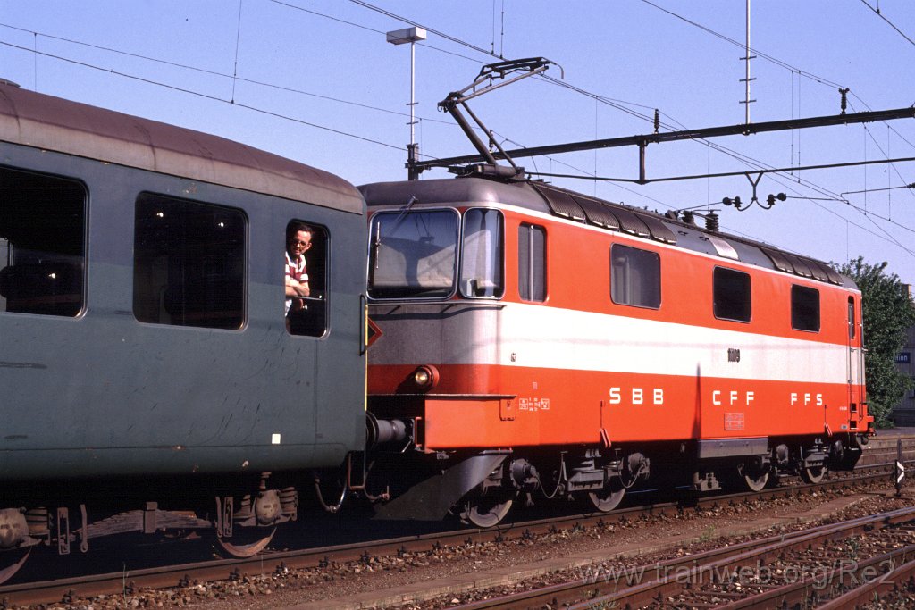 0239-0018.jpg - SBB-CFF Re 4/4'' 11109 / Romanshorn 17.6.1989
