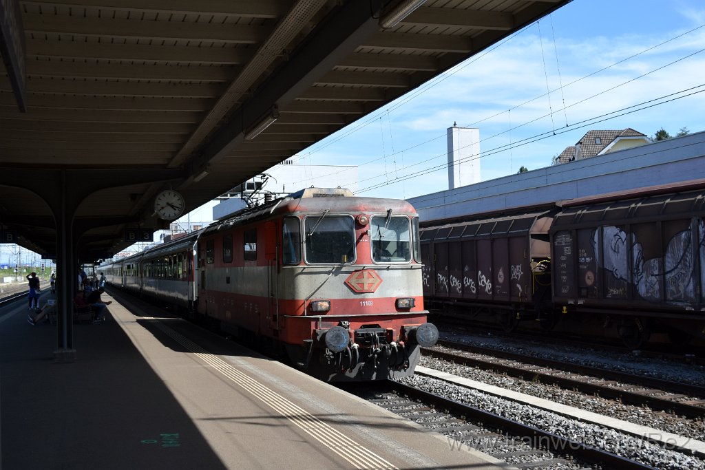 4537-0028-170717.jpg - SBB-CFF Re 4/4'' 11109 (Re 420.109-1)  (Re 91 85 4 420 109-1 CH-SBB) / Killwangen-Spreitenbach 17.7.2017