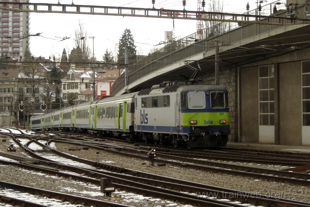 1005-0027-311204.jpg - BLS Re 420.501-9 / Bern HB 31.12.2004