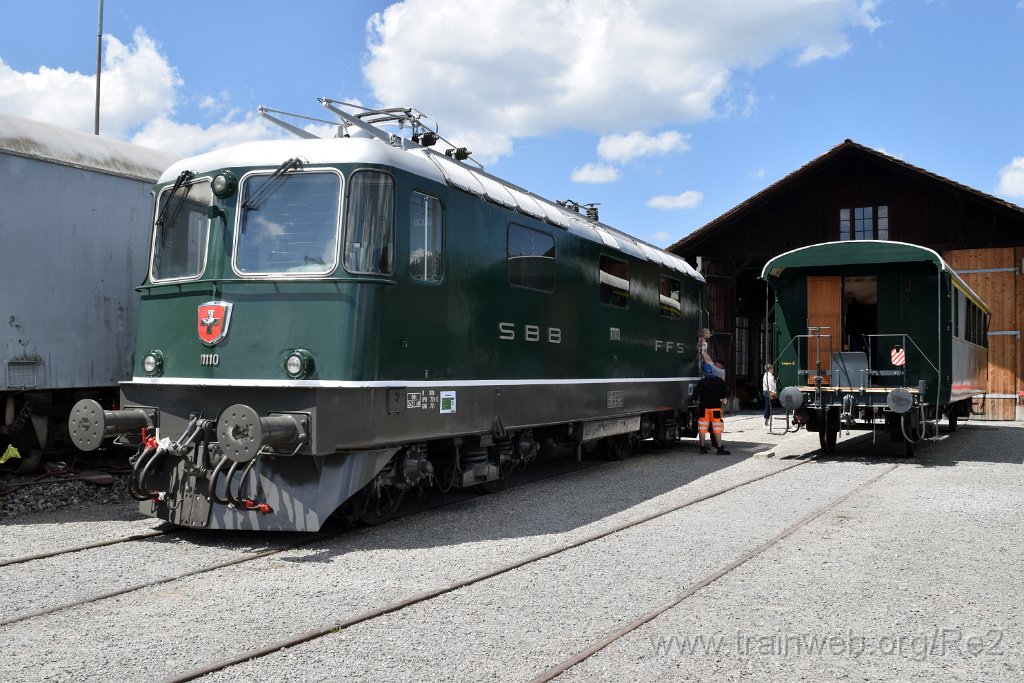 9758-0012-180525.jpg - EXCH Re 4/4'' 11110 (Re 420.110-9)  / SBB-CFF (Re 91 85 4 420 110-8 CH-EXCH) + EXCH / BLS AS 51 ''Général Guisan'' (55 85  89-13 051-4 CH-EXCH) / Langnau im Emmental (Dépot) 18.5.2025