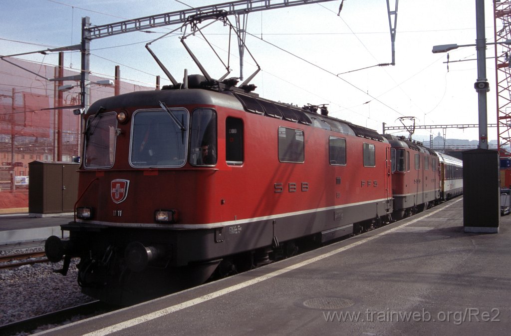 0959-0011.jpg - SBB-CFF Re 4/4'' 11111 + SBB-CFF Re 4/4'' 11107 / Zürich HB 12.3.2004