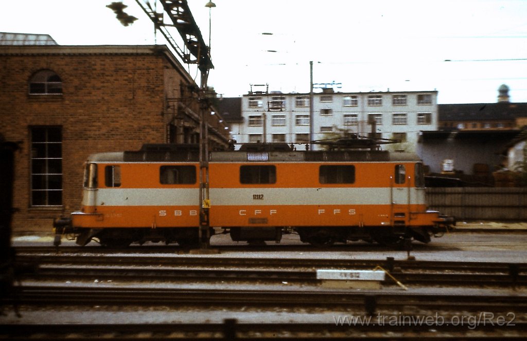 0031-0036s.jpg - SBB-CFF Re 4/4'' 11112 / Zürich (Dépot G) 16.5.1980