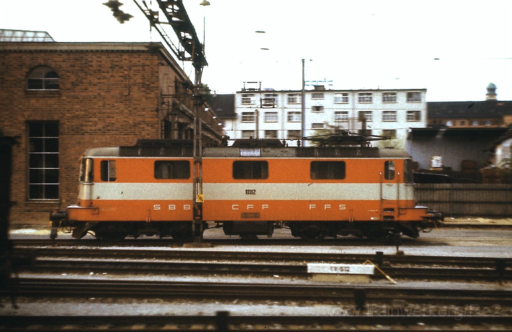 0031-0036s.jpg - Re 4/4" 11112 / Zürich (Dépot G) 16.5.1980