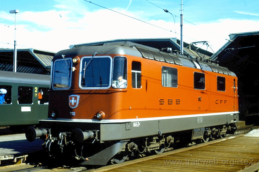 0200-0017-s.jpg - SBB-CFF Re 4/4'' 11112 / Zürich HB 24.9.1988