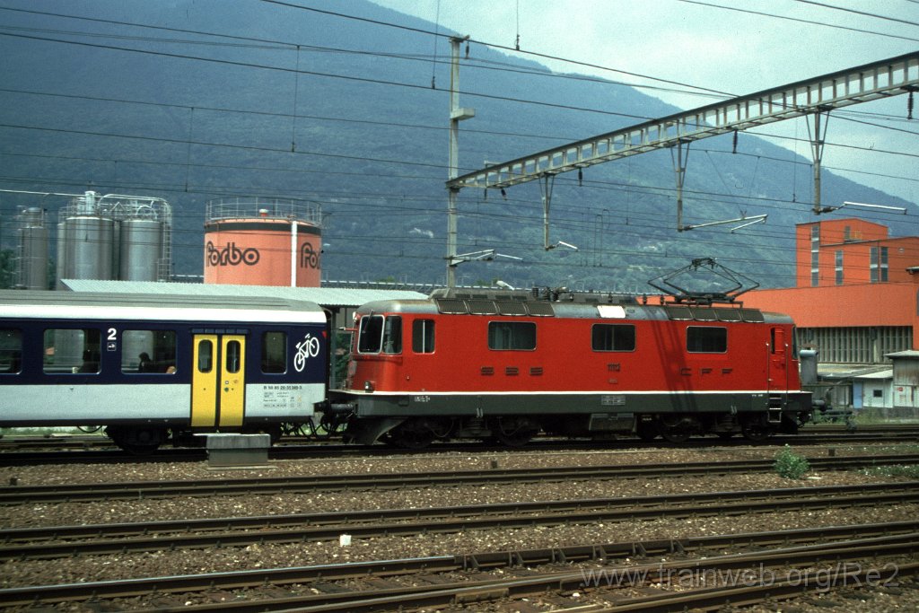 0821-0012.jpg - SBB-CFF Re 4/4'' 11112 / Giubiasco 28.6.2000