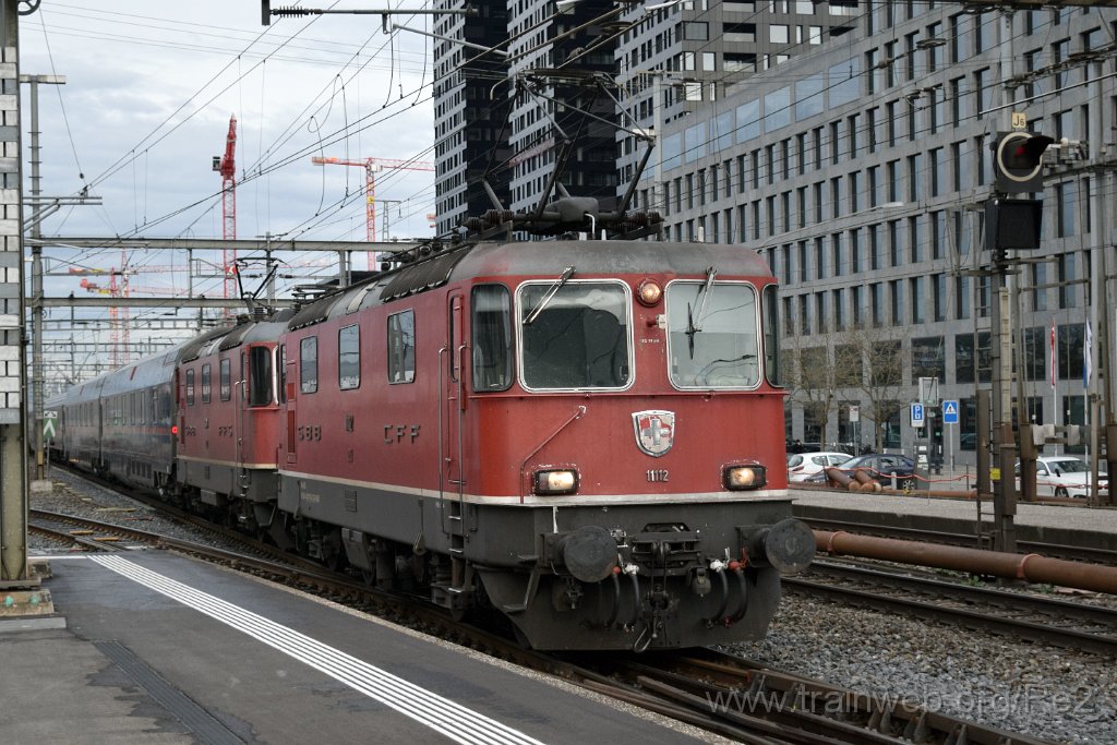 5872-0041-020320.jpg - SBB-CFF Re 4/4'' 11112 (Re 420.112-5)  (Re 91 85 4 420 112-5 CH-SBB) + SBB-CFF Re 4/4'' 11304 (Re 420.304-8)  (Re 91 85 4 420 304-8 CH-SBB) / Zürich-Altstetten 2.3.2020