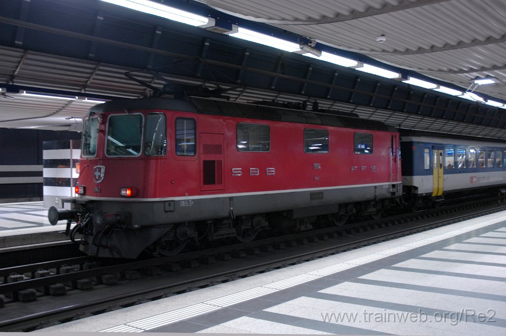 2127-0017-310511.jpg - SBB-CFF Re 4/4'' 11114 / Zürich HB (Museumstrasse) 31.5.2011