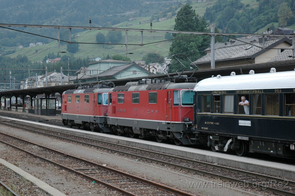 2584-0009-220812.jpg - SBB-CFF Re 4/4'' 11214 + SBB-CFF Re 4/4'' 11114 / Airolo 22.8.2012
