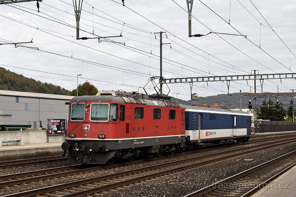 4681-0049-041017.jpg - SBB-CFF St 901 (50 85  89-33 901-1 CH-SBB) + SBB-CFF Re 4/4'' 11114 (Re 420.114-1)  (Re 91 85 4 420 114-1 CH-SBB) / Rothrist 4.10.2017