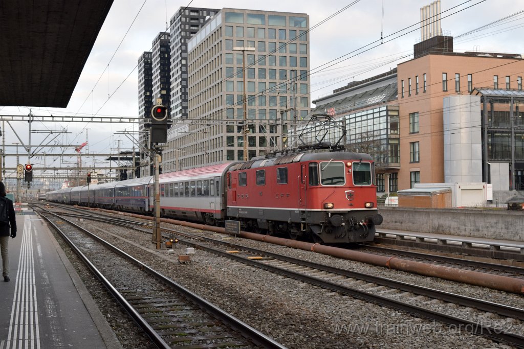 5236-0018-131218.jpg - SBB-CFF Re 4/4'' 11114 (Re 420.114-1)  (Re 91 85 4 420 114-1 CH-SBB) / Zürich-Altstetten 13.12.2018