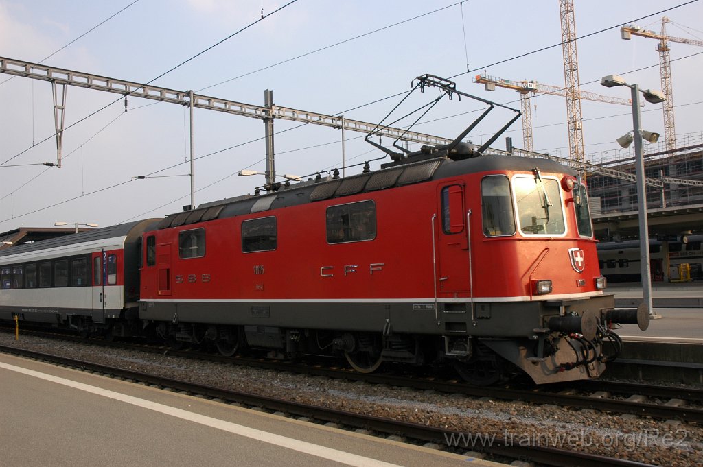 1846-0006-090410.jpg - SBB-CFF Re 4/4'' 11115 / Zürich HB 9.4.2010