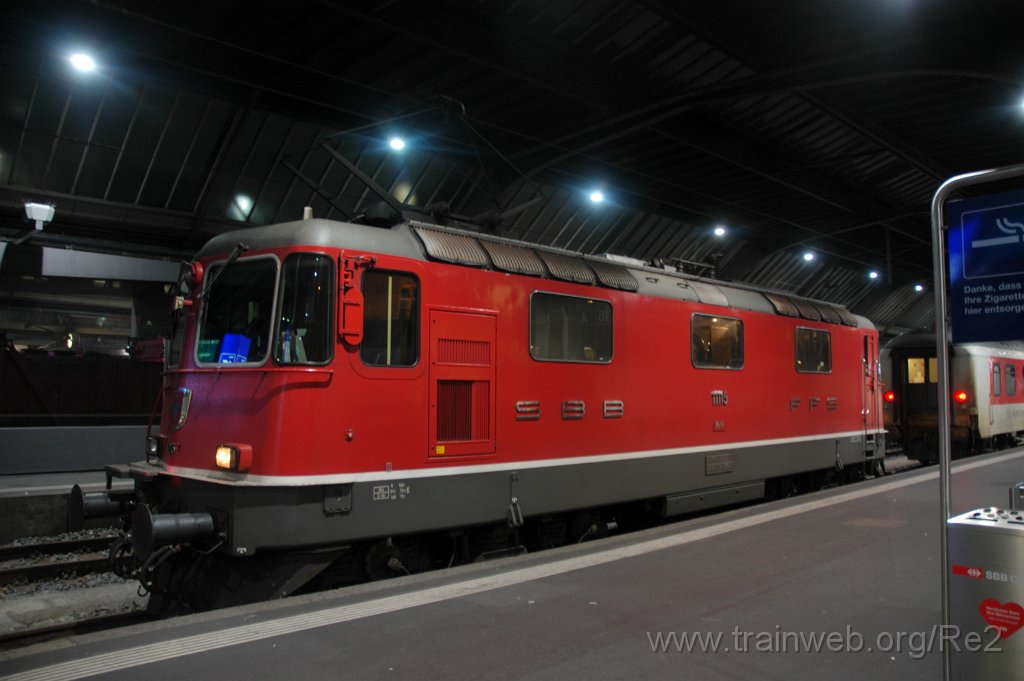 3417-0023-211214.jpg - SBB-CFF Re 4/4'' 11115 / Zürich HB 21.12.2014