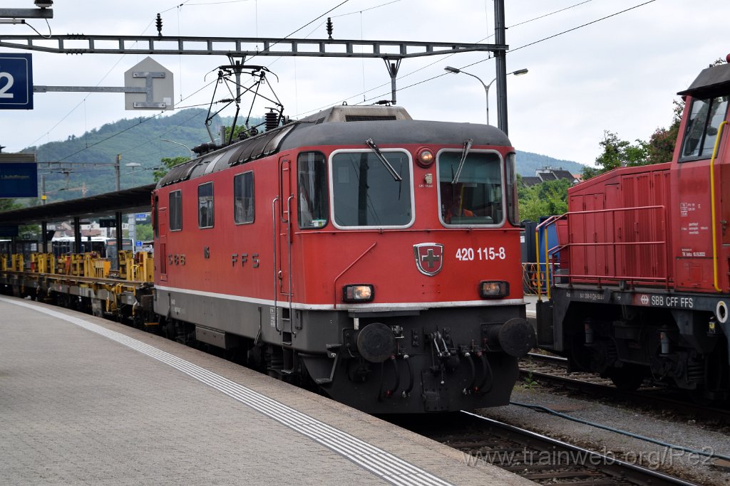 8574-0008-250523.jpg - SBBC Re 4/4'' 11115 (Re 420.115-8)  (Re 91 85 4 420 115-8 CH-SBBC) / Olten 25.5.2023